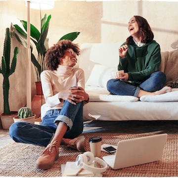 Dwie śmiejące się kobiety